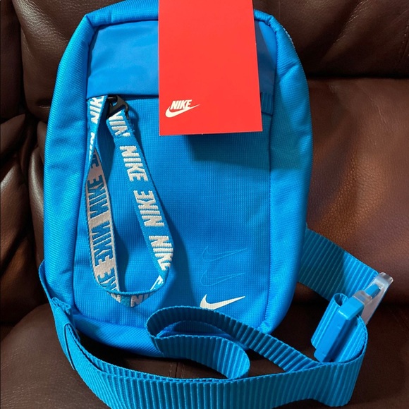 COPY - Ice blue Nike bag - Picture 1 of 3
